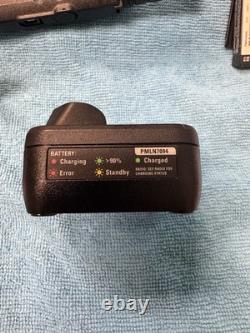 Radio Portables Bidirectionnelles Motorola SL300 Noires avec Piles et Socle de Charge