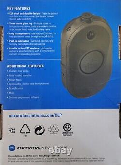 Radio Professionnelle Motorola CLP1010e Bi-Directionnelle avec Batterie Li-Ion de 18 Heures et Couverture de 100 000 Pieds Carrés