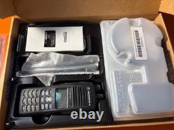 Radio UHF Motorola HT1550 XLS (AAH25RDN9DU8AN) 403-470 MHz