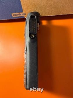 Radio UHF Motorola HT1550 XLS (AAH25RDN9DU8AN) 403-470 MHz