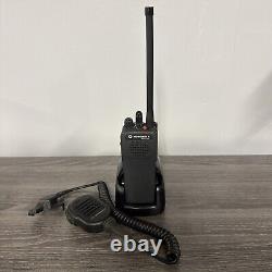 Radio VHF Motorola AAH79KDC9PW5BN PR1500 bidirectionnelle AZ489FT3807 avec antenne/chargeur