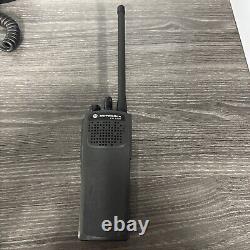 Radio VHF Motorola AAH79KDC9PW5BN PR1500 bidirectionnelle AZ489FT3807 avec antenne/chargeur