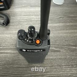 Radio VHF Motorola AAH79KDC9PW5BN PR1500 bidirectionnelle AZ489FT3807 avec antenne/chargeur
