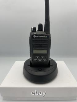 Radio VHF Motorola CP185 136-174 MHz Nouveau Bat! , Ant, CHG Programmation gratuite