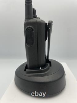 Radio VHF Motorola CP185 136-174 MHz Nouveau Bat! , Ant, CHG Programmation gratuite
