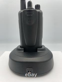 Radio VHF Motorola CP185 136-174 MHz Nouveau Bat! , Ant, CHG Programmation gratuite