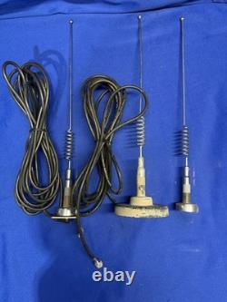 Radio bidirectionnelle Motorola MaxTrac D45MWA5GB7AK 4 avec microphones, radios allumées, lisez.