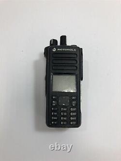 Radio bidirectionnelle Motorola MotoTRBO XPR7550e AAH56RDN9WA1AN avec accessoires