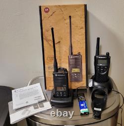 Radio bidirectionnelle Motorola RDU4160d authentique avec station de charge et Talkie-Walkie XTN