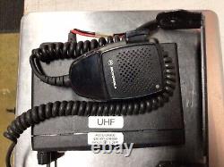 Radio bidirectionnelle Motorola Radius CM300 438-470 MHz UHF 40 W AAM50RPF9AA1AN