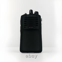 Radio bidirectionnelle Motorola VX-261-G6-5 UHF 403-470 MHz 5 W avec chargeur de batterie, neuf