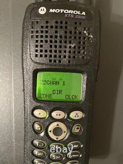 Radio bidirectionnelle Motorola XTS2500 d'occasion H46UCH9PW7BN