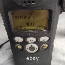 Radio bidirectionnelle Motorola XTS 2500 UHF noire avec batterie IMPRES, microphone et antenne portable