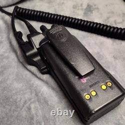 Radio bidirectionnelle Motorola XTS 2500 UHF noire avec batterie IMPRES, microphone et antenne portable
