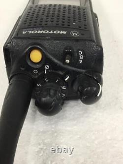 Radio bidirectionnelle Motorola XTS 5000 H18UCF9PW6AN avec base de chargement et adaptateur secteur