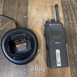 Radio bidirectionnelle Motorola à bande basse AAH45CEC9AA3AN