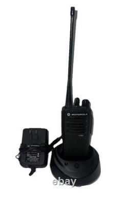 Radio bidirectionnelle UHF Motorola CP200d 403-470 MHz AAH01QDC9JC2AN (INV03- BINB001A)