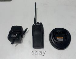 Radio bidirectionnelle UHF Motorola CP200d 403-470 MHz AAH01QDC9JC2AN (INV03- BINB001A)