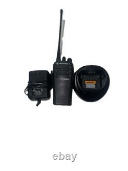 Radio bidirectionnelle UHF Motorola CP200d 403-470 MHz AAH01QDC9JC2AN (INV03- BINB001A)