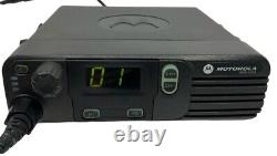 Radio bidirectionnelle UHF Motorola MOTOTRBO XPR4350 403-470 MHz avec micro AAM27QPC9LA1AN