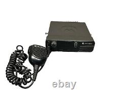 Radio bidirectionnelle UHF Motorola MOTOTRBO XPR4350 403-470 MHz avec micro AAM27QPC9LA1AN