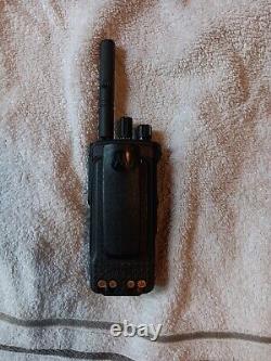 Radio bidirectionnelle UHF Motorola XPR7550e (sans chargeur)