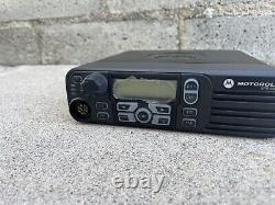 Radio bidirectionnelle UHF Motorola XPR 4550 & Microphone RMN 5065A en excellent état de fonctionnement