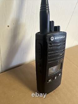 Radio bidirectionnelle UHF professionnelle Motorola RDU4160D avec batterie, antenne SANS CHARGEUR