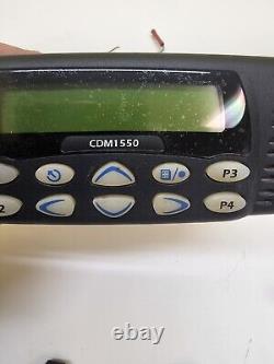 Radio bidirectionnelle VHF Motorola CDM1550 136-174 MHz AAM25KKF9AA5AN avec microphone