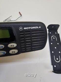 Radio bidirectionnelle VHF Motorola CDM1550 136-174 MHz AAM25KKF9AA5AN avec microphone