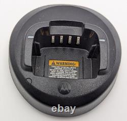 Radio bidirectionnelle VHF Motorola CP185 16 Ch AAH03KEF8AA7AN avec socle et alimentation