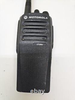 Radio bidirectionnelle VHF Motorola CP200d 136-174 MHz AAH01JDC9JA2AN