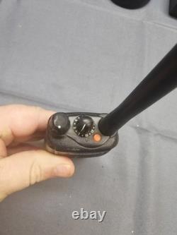 Radio bidirectionnelle VHF Motorola HT1250 136-174 MHz avec chargeur AAH25KDF9AA5AN