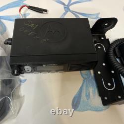 Radio bidirectionnelle VHF Motorola Radius CM300 146-174 MHz 25w avec microphone AAM50KNF9AA1AN