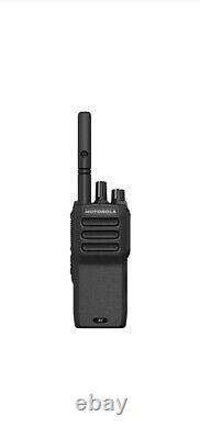 Radio bidirectionnelle analogique VHF MOTOTRBO R2 (AAH11JDC9JC2AN) de Motorola