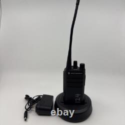 Radio bidirectionnelle analogique et numérique UHF Motorola Cp100d + Chargeur + Batterie