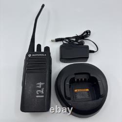 Radio bidirectionnelle analogique et numérique UHF Motorola Cp100d + Chargeur + Batterie