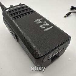 Radio bidirectionnelle analogique et numérique UHF Motorola Cp100d + Chargeur + Batterie