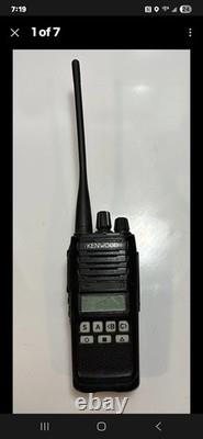Radio bidirectionnelle analogique numérique XPR 8 avec batterie, chargeurs et microphones