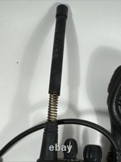 Radio bidirectionnelle antique Motorola CP200 avec accessoires, lire la description