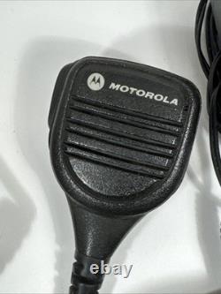 Radio bidirectionnelle antique Motorola CP200 avec accessoires, lire la description