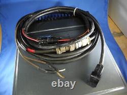 Radio bidirectionnelle de la police Motorola vintage avec cristaux et cordon d'alimentation! (Non testé)
