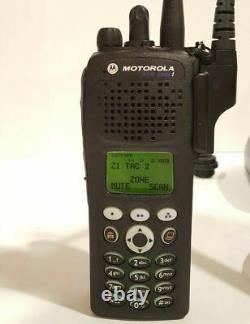 Radio bidirectionnelle numérique Motorola XTS2500 Modèle III 700/800 MHz P25 H46UCH9PW7BN