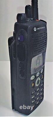 Radio bidirectionnelle numérique P25 Motorola XTS2500 modèle III 700/800 MHz H46UCH9PW7BN