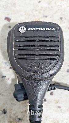 Radio bidirectionnelle portable Motorola CP200d UHF avec microphone