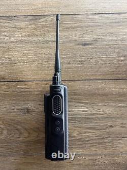 Radio bidirectionnelle portable Motorola XPR 7580e PN AAH56UCN9RB1AN / Nouveau chargeur OEM