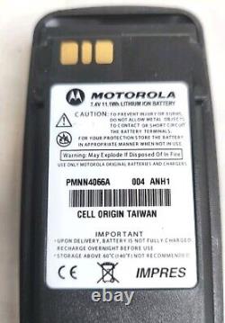 Radio bidirectionnelle portable Motorola Xpr6550 numérique UHF 403-470 MHz avec chargeur testé