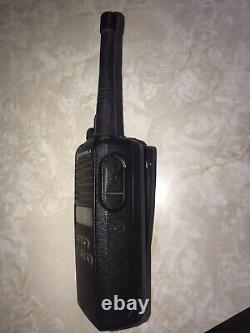 Radio bidirectionnelle portative Motorola VHF CP 185