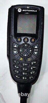 Radio mobile bi-bande VHF Motorola APX6500 P25 Phase II avec tête 03 et puissance de 110W.