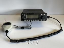 Radio mobile bidirectionnelle Motorola MCS2000 UHF (450-520 MHz) 250 canaux fonctionne